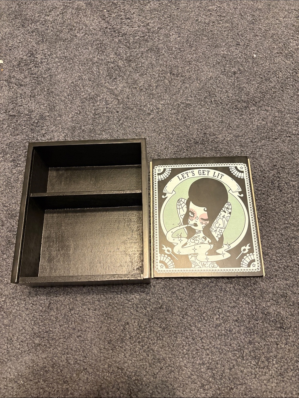 Valfre Black and Mint Illustrated Compact Jewelry Box